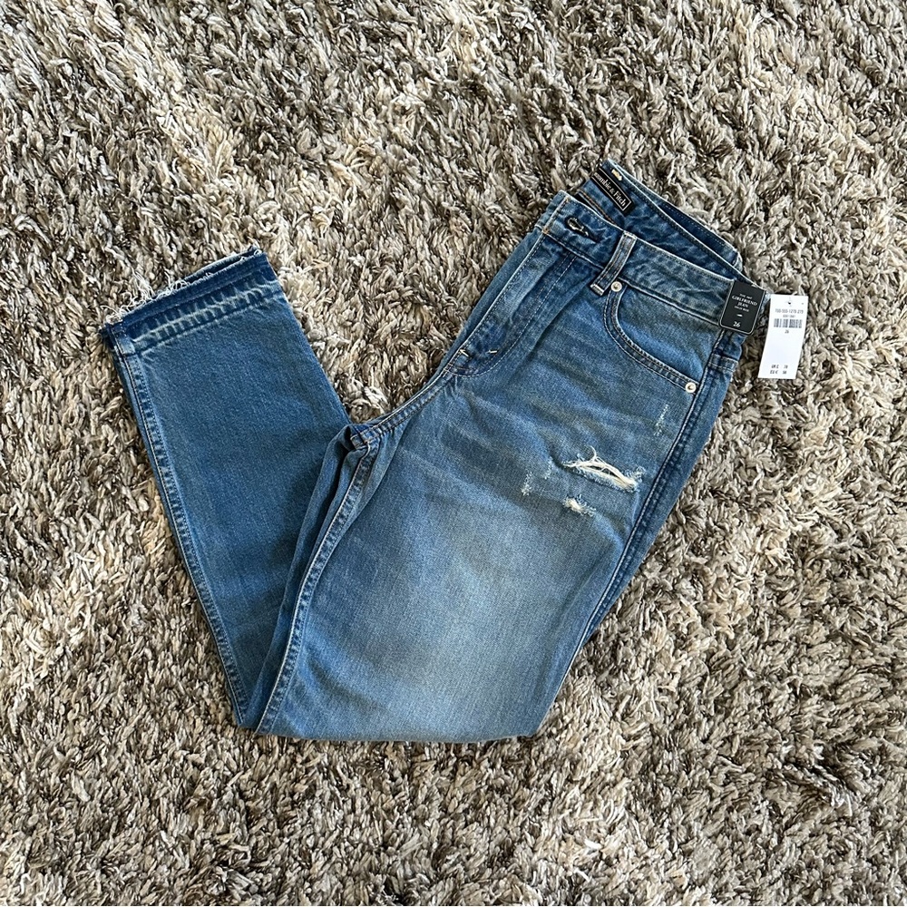 NWT Abercrombie & Fitch Distressed High Rise Girlfriend Denim Jeans